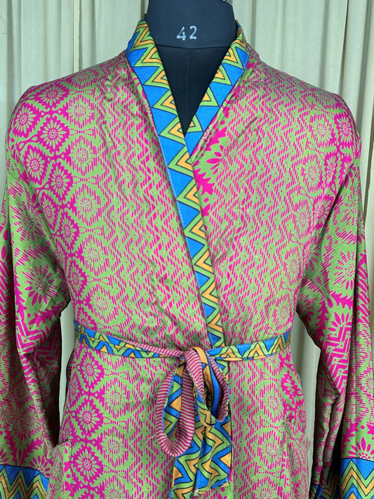 Silky Soft Men’s Kimono Robe, Masculine Elegant Classic Sustainable Vintage House Robe gift, Timeless Comfy Lounge Beach Wear Pink Geometric