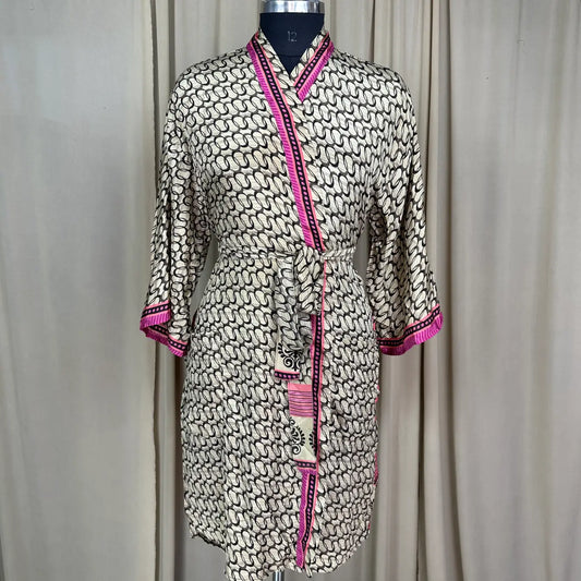 Vintage Silk Sari Boho Kimono, Luxury Loungewear House Robe Flowy Gown Regal Geometric Romance Duster Beach CoverUp Bridesmaid Dressing Gown