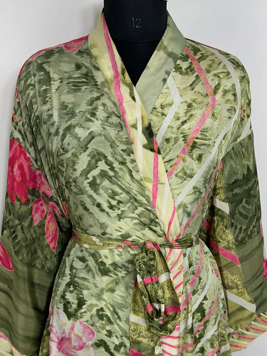 Recycle Silk Sari Women Kimono | Boho Chic Robe House | Beach Cover Up Vintage Bridesmaid Lounge Dressing Gown l Resort Wear Gypsy Nightwear