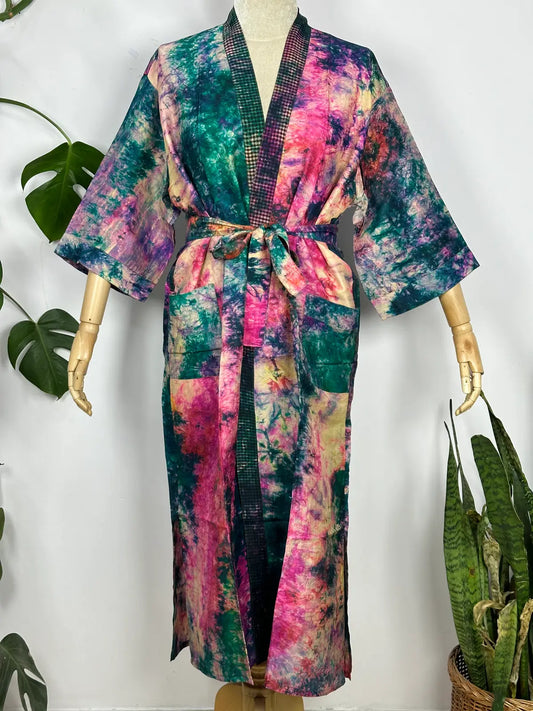 Upcycle Boho Chic Coverup Recycler Soie Sari Kimono | vintage Elegance House Robe Duster Cardigan Beach Cover Up Sarong | Caftan de robe d'été à fleurs tropicales