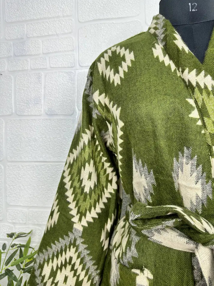 Unisex-Kimono/Robe aus Yakwollmischung mit geometrischen Rauten | Luxuriöser urbaner Blumendruck in Beige, Rot und Blaugrün | Warmes Hygge-Weihnachtsgeschenk für Sie und Ihn