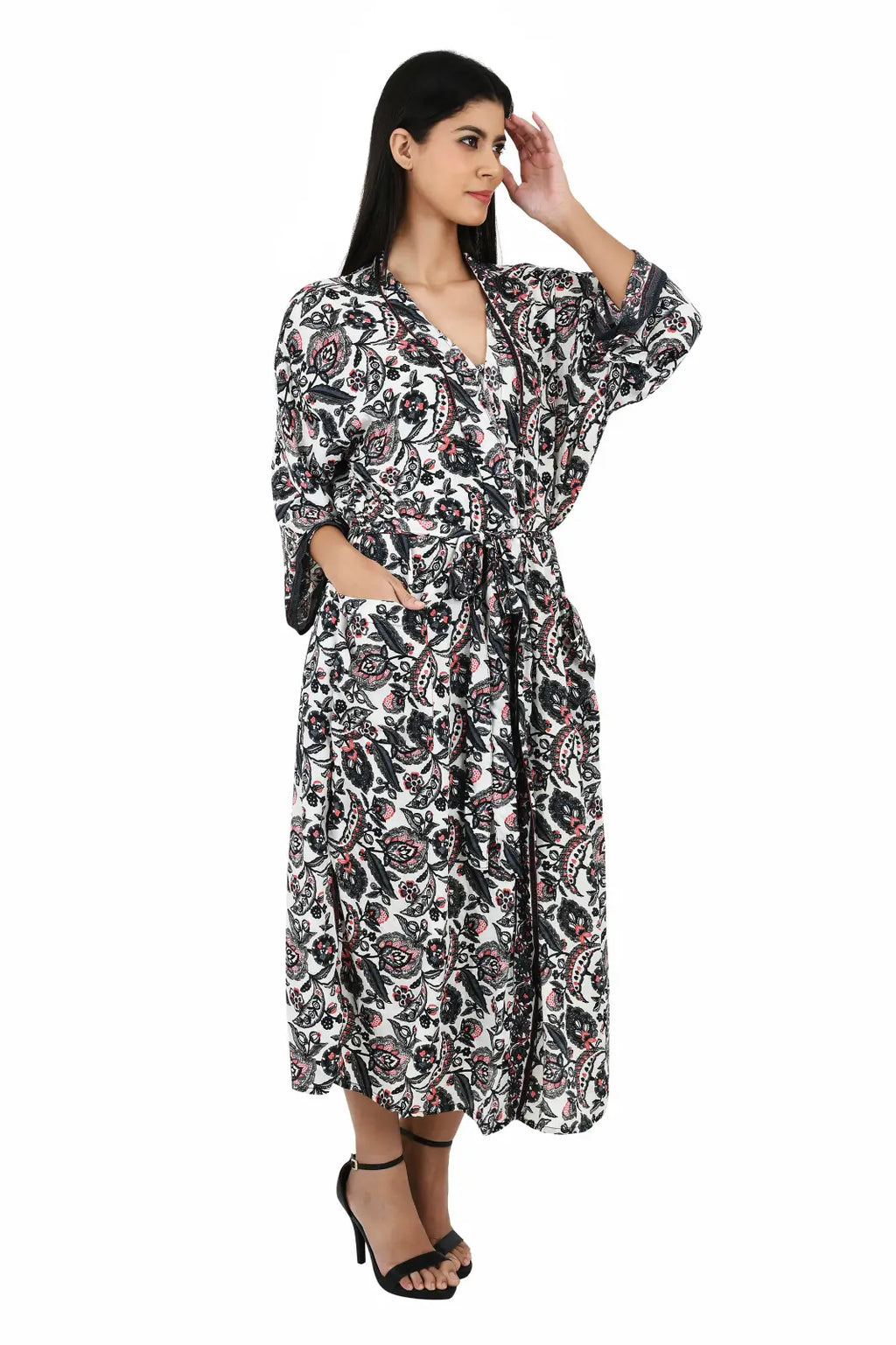 Women's Silk Kimono & Cami Set in white black floral