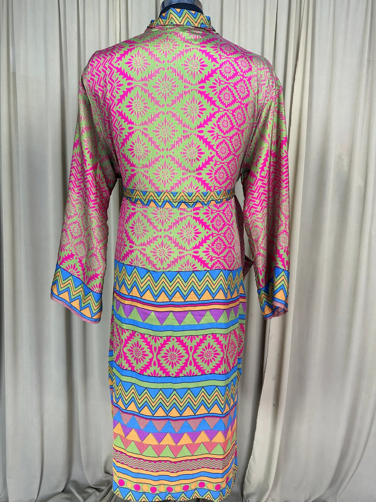 Silky Soft Menâ€™s Kimono Robe, Masculine Elegant Classic Sustainable Vintage House Robe gift, Timeless Comfy Lounge Beach Wear Pink Geometric