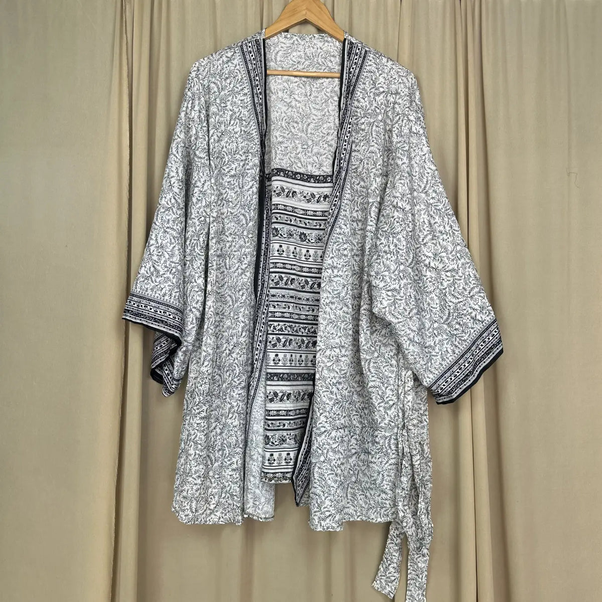 Vintage Silk Kimono Robe in floral