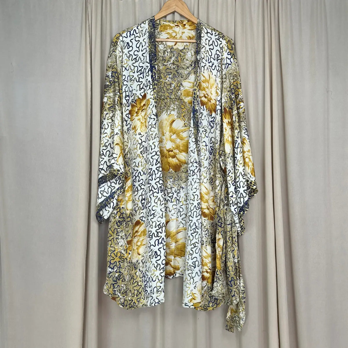 Vintage Silk Kimono Robe in floral