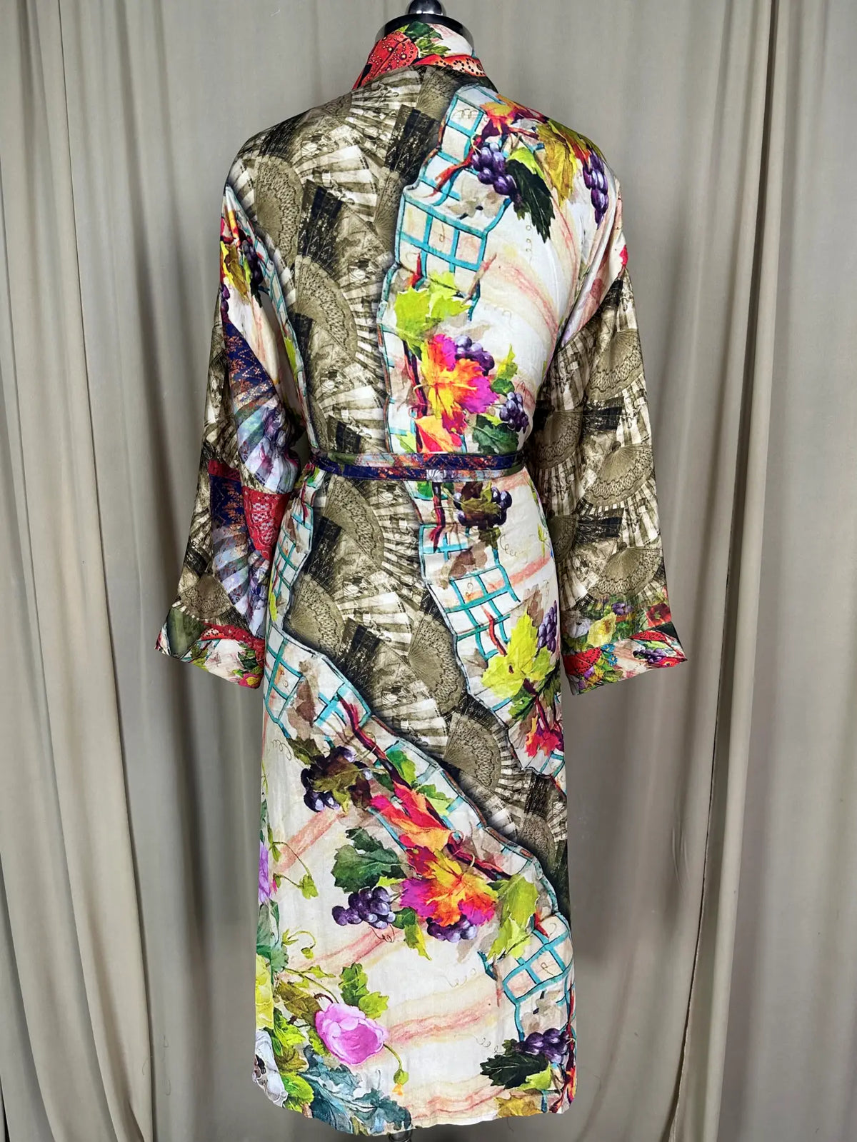 Recycle Silk Sari Women Kimono | Boho Chic Beach Cover Up Vintage Lounge Dressing Robe l Resort Wear Regal Gypsy House Robe | Beige Floral