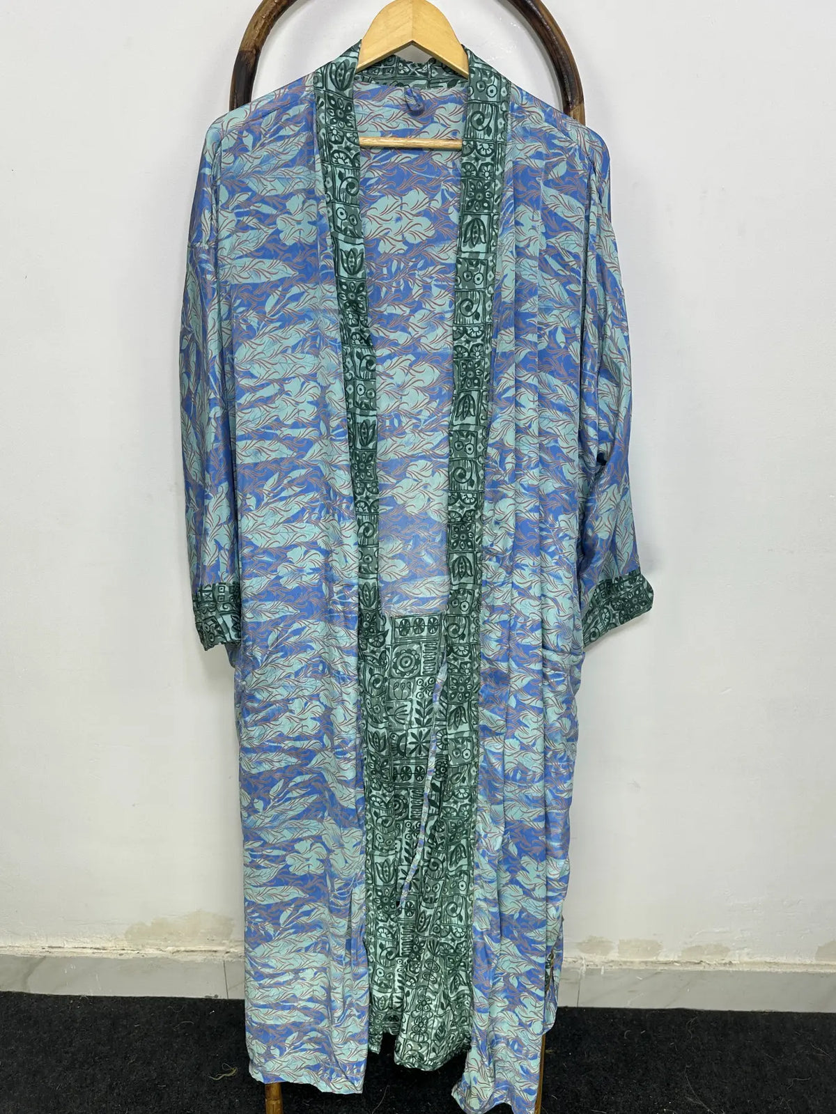 Recycle Silk Sari Women Kimono | Boho Chic Robe House | Beach Cover Up Vintage Bridesmaid Lounge Dressing Gown l Resort Wear Gypsy Nightwear