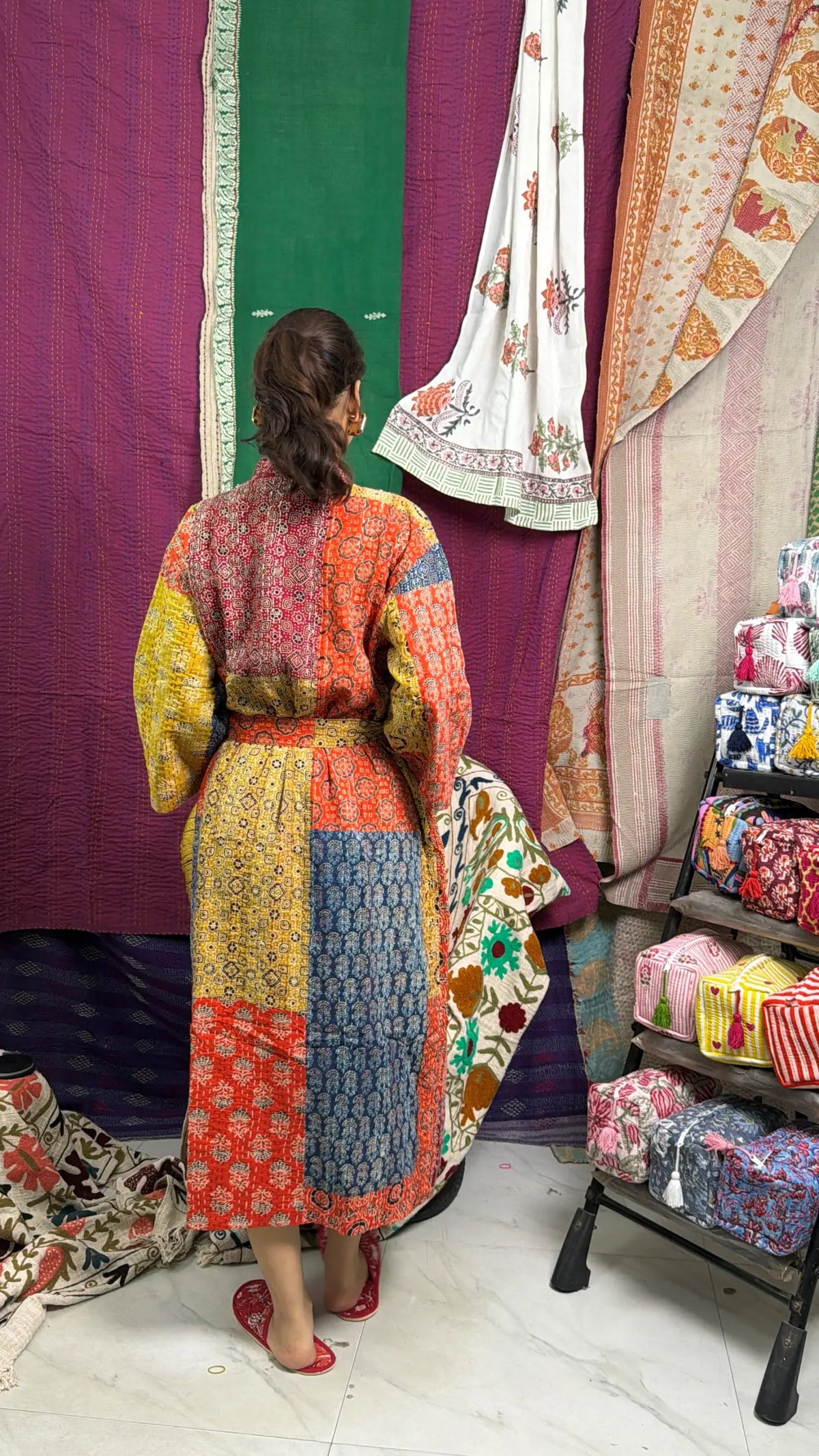 Kantha Stitch 100% Coton Réversible Long Kimono Veste Femme | Robe de point faite à la main | Cadeau unisexe | Impression Ajrakh Rouge Orange Jaune