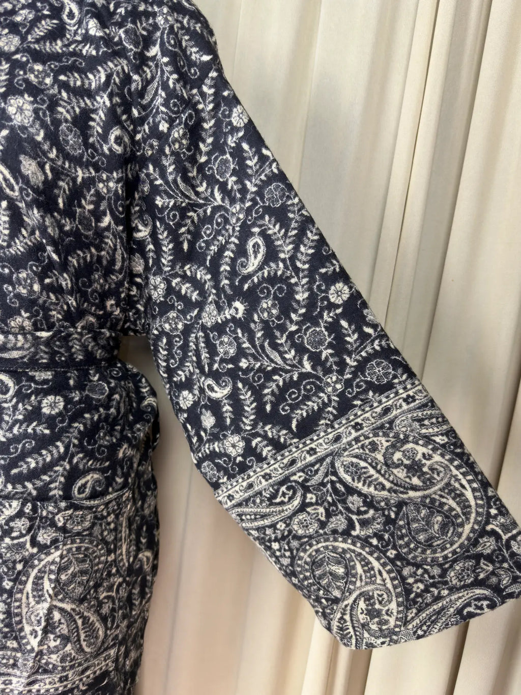 Women's Yak Wool Blend Kimono Robe in black paisley with pockets