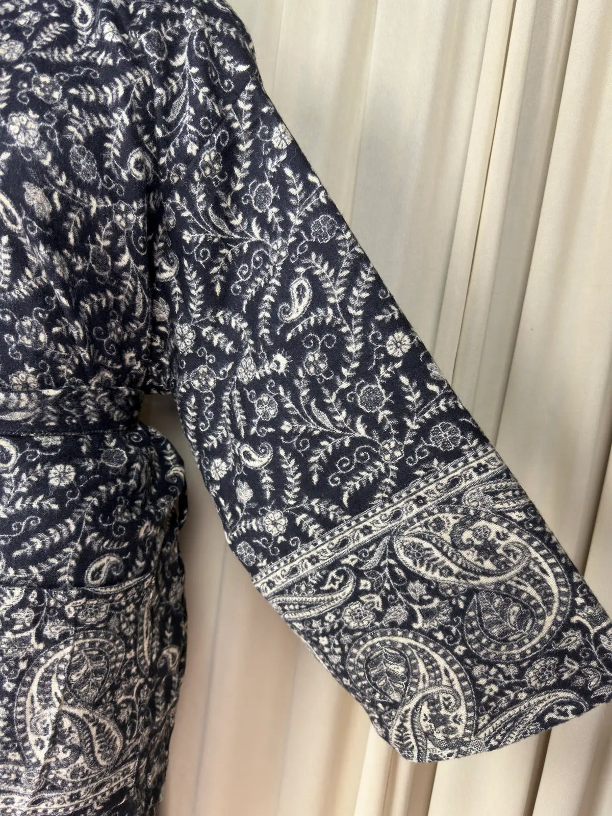 Women's Yak Wool Blend Kimono Robe in black paisley with pockets