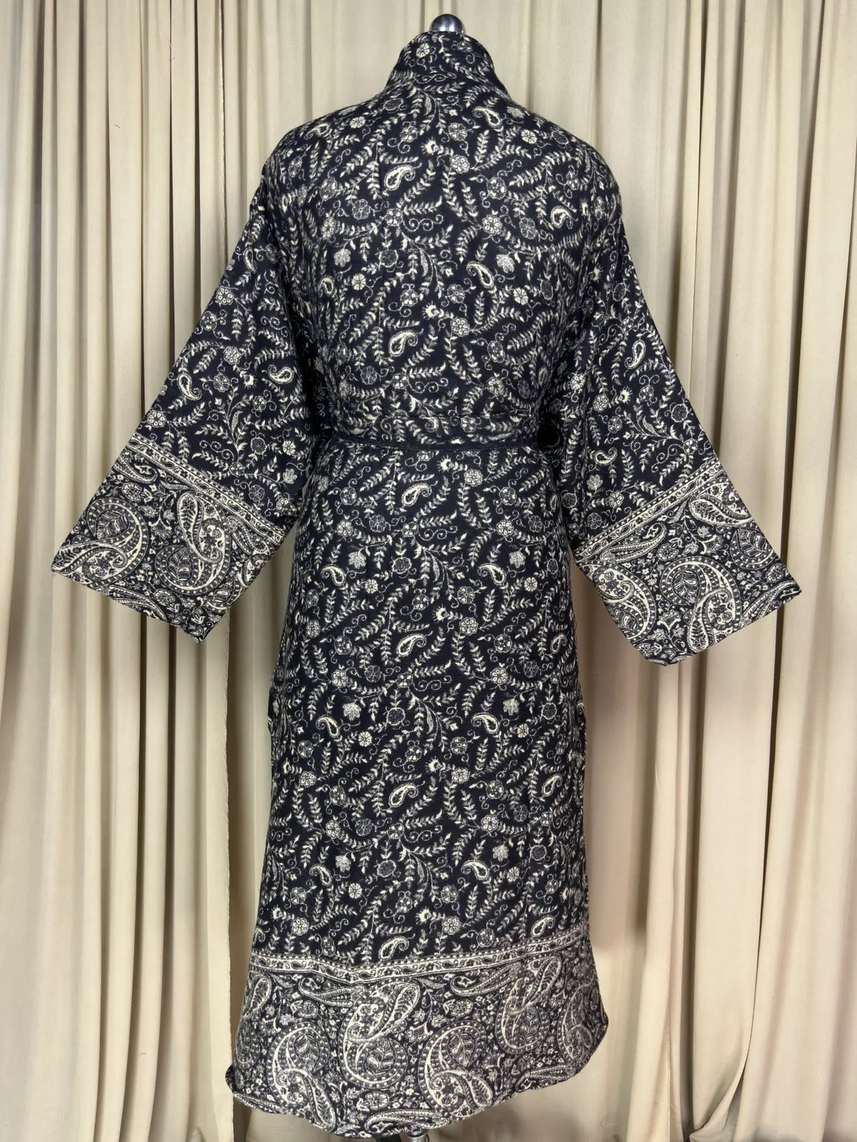 Yak Wool Blend Women Kimono Robe, Cozy Warm Winter Romance Loungewear, Black Paisley Cardigan House Coat with Pockets, Quirky Christmas Gift