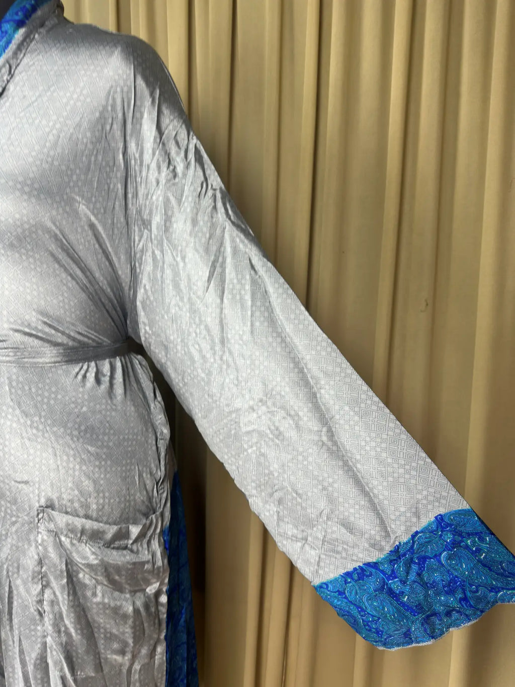 Men's Silky Kimono Robe in gray geometric