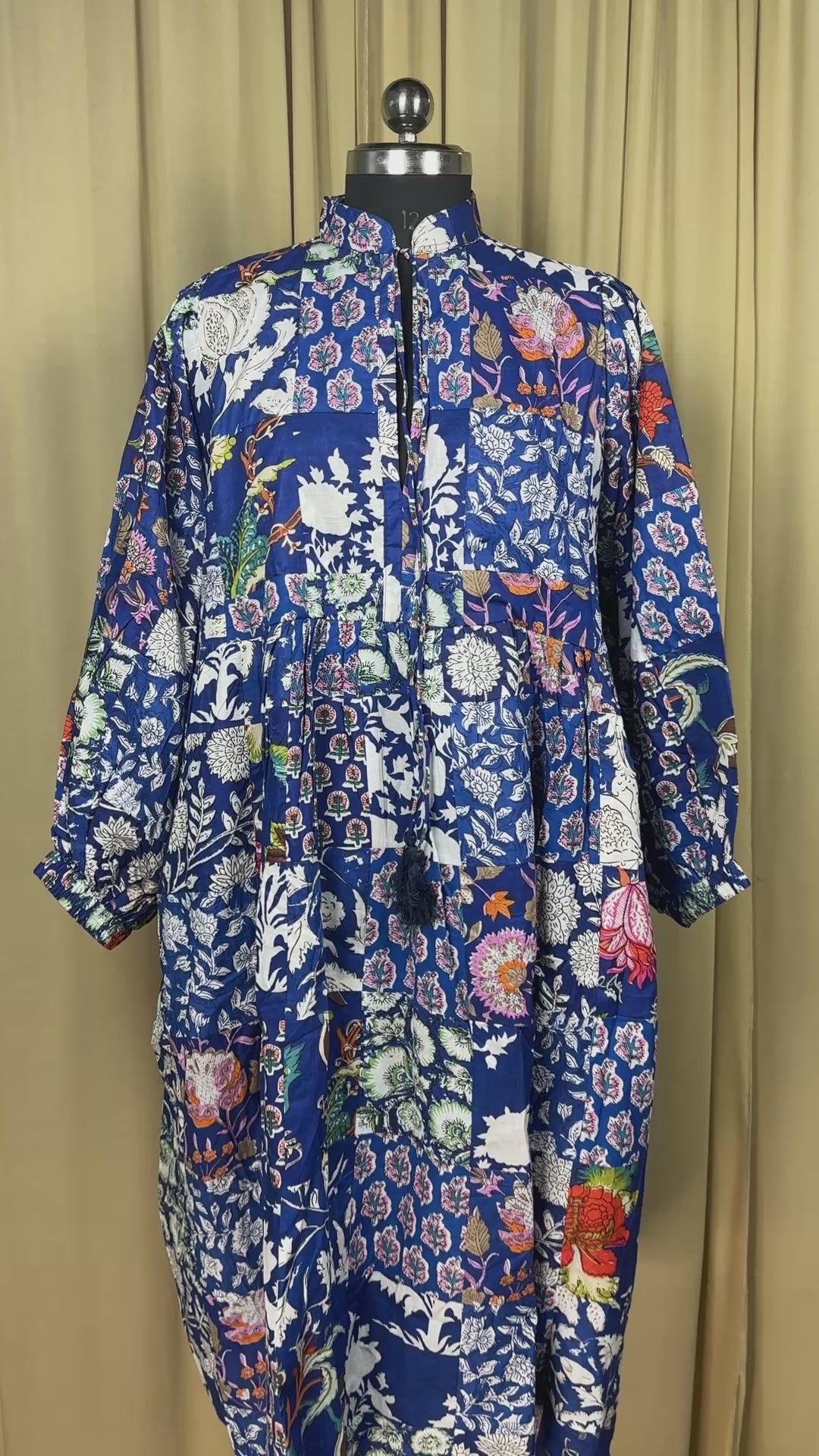 SORTIMENT – BLAUE FARBTÖNE | Handgenähtes Patchwork-Kleid aus Baumwolle | Perfektes Weihnachtsgeschenk zum Jahrestag für ihre Schwester und Mutter |