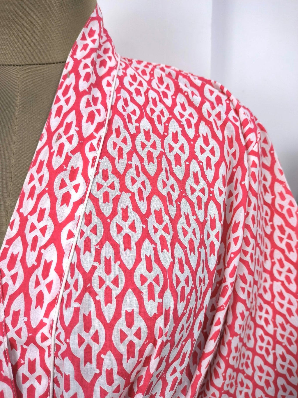 block-printed Cotton Kimono Robe in pink white abstract