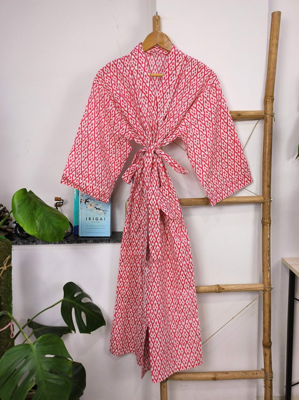 block-printed Cotton Kimono Robe in pink white abstract