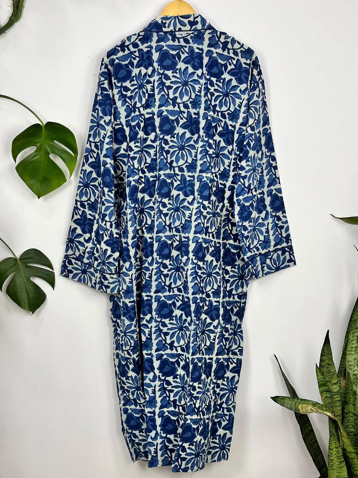 Men's block-printed Cotton Kimono Robe in white blue indigo floral