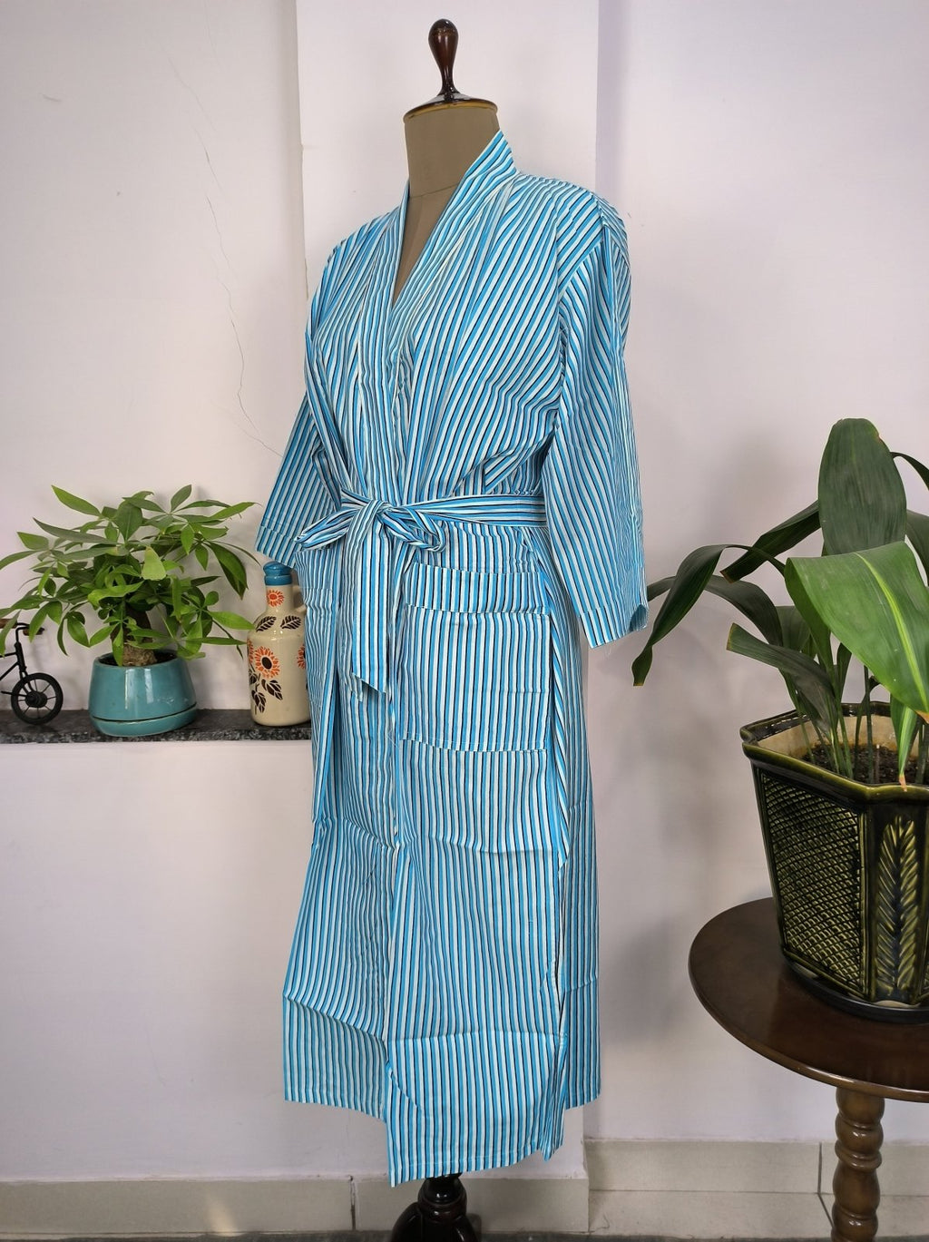 block-printed Cotton Kimono Robe in white blue geometric