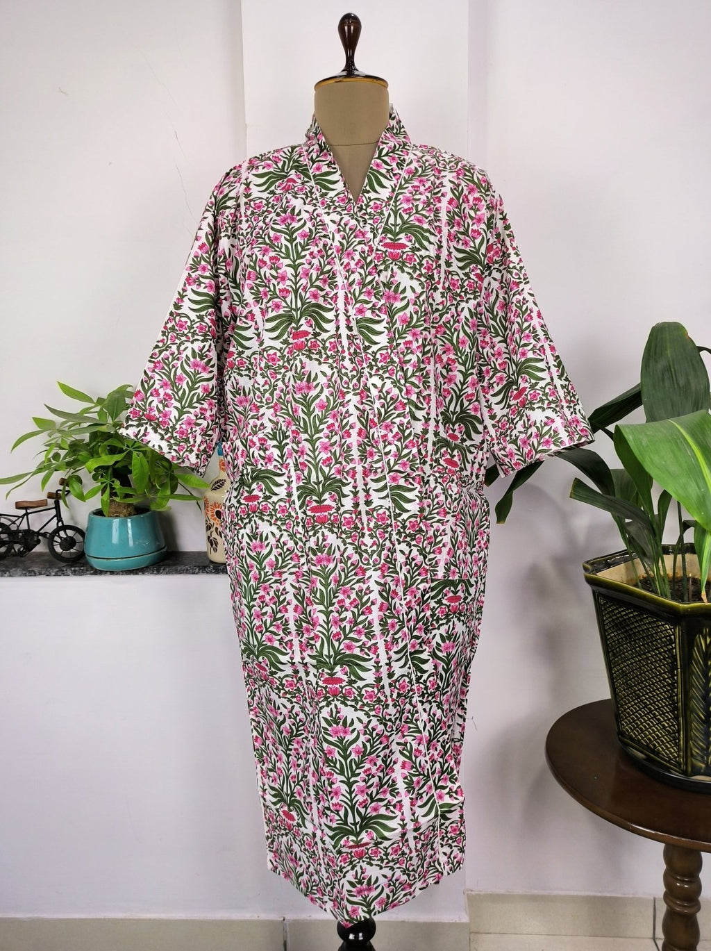 Women's block-printed Cotton Kimono Robe in white pink floral