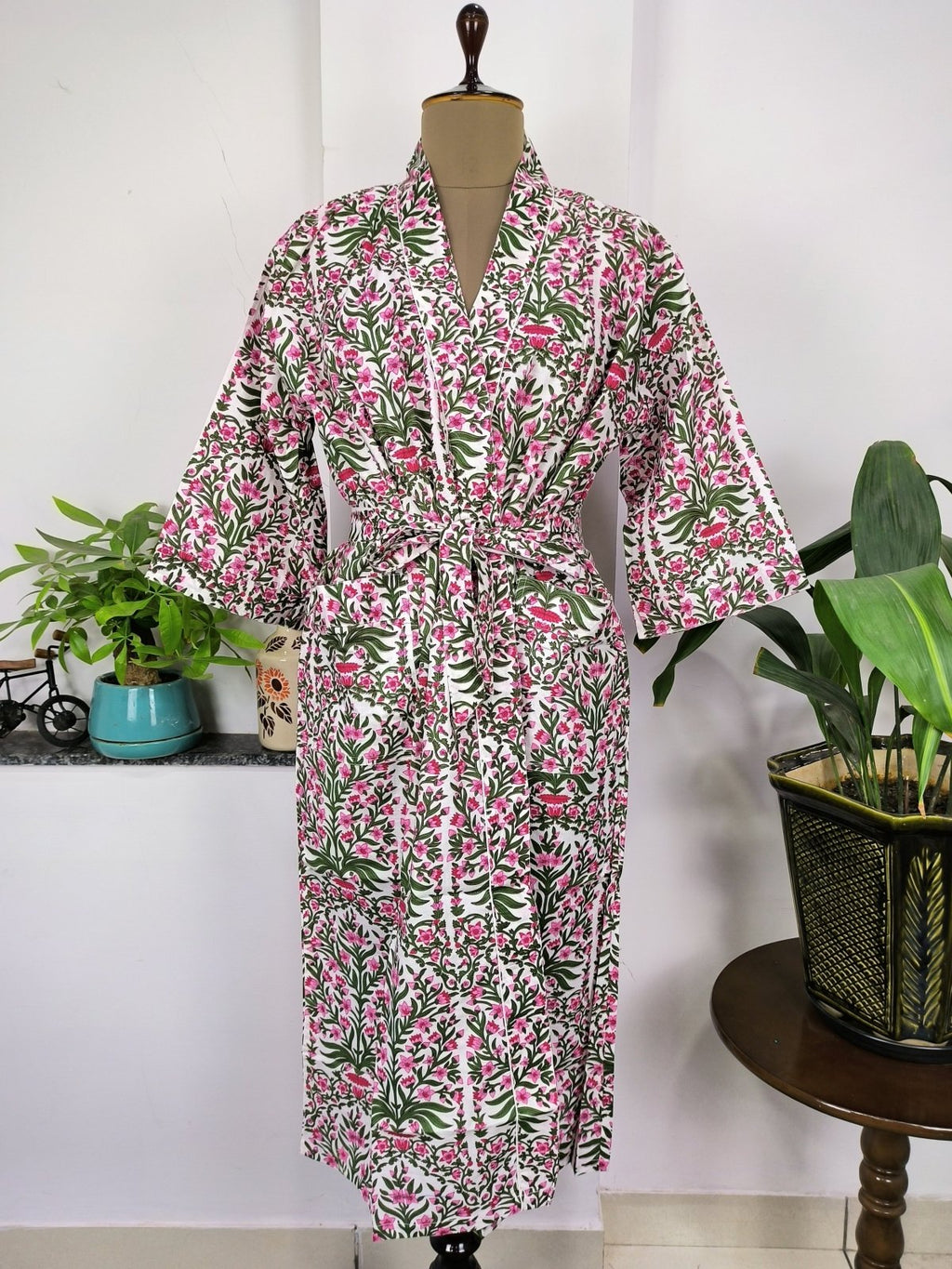 Women's block-printed Cotton Kimono Robe in white pink floral