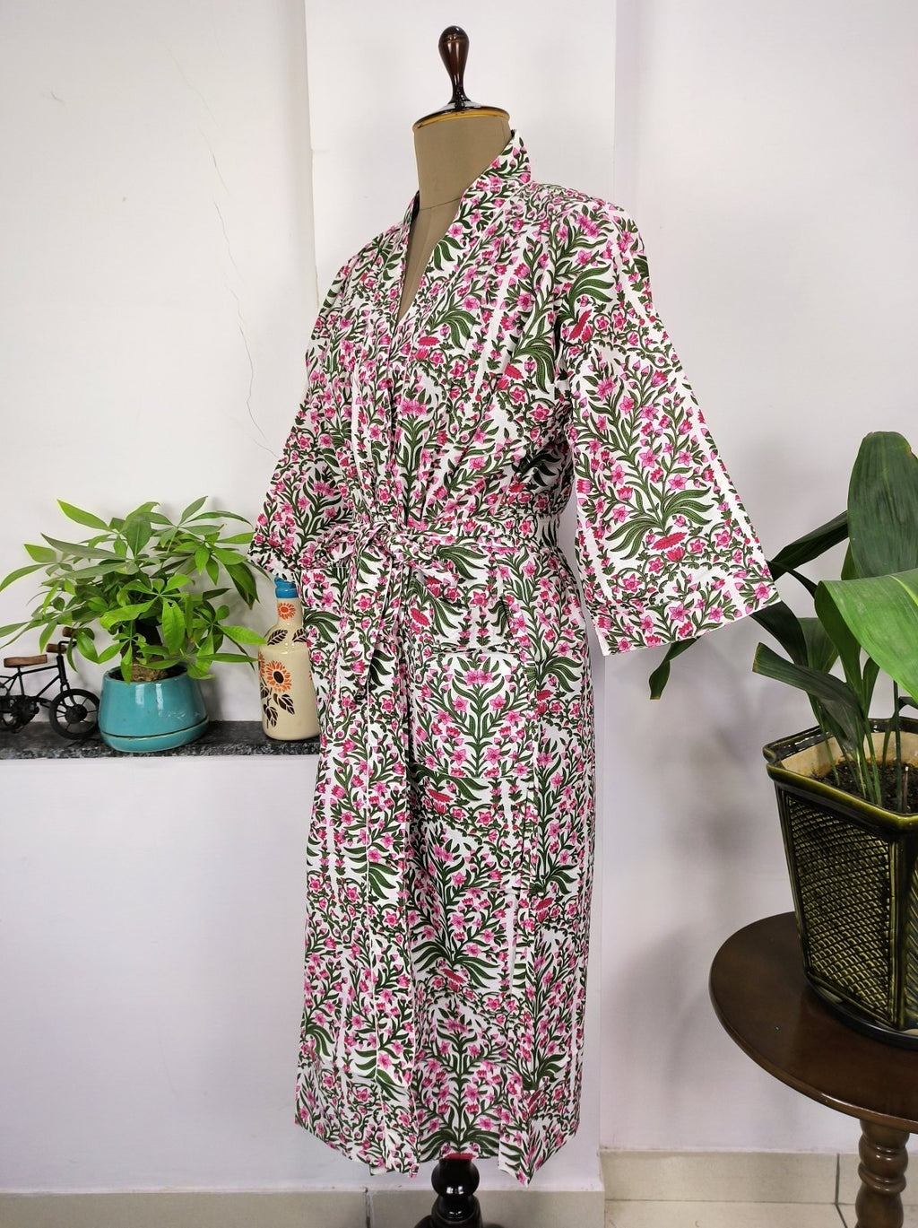 Women's block-printed Cotton Kimono Robe in white pink floral