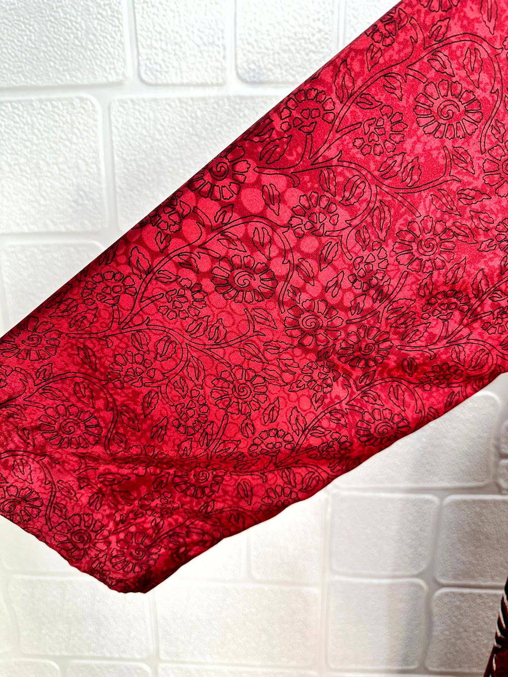 Women's Recycled Silk Kimono Robe in floral