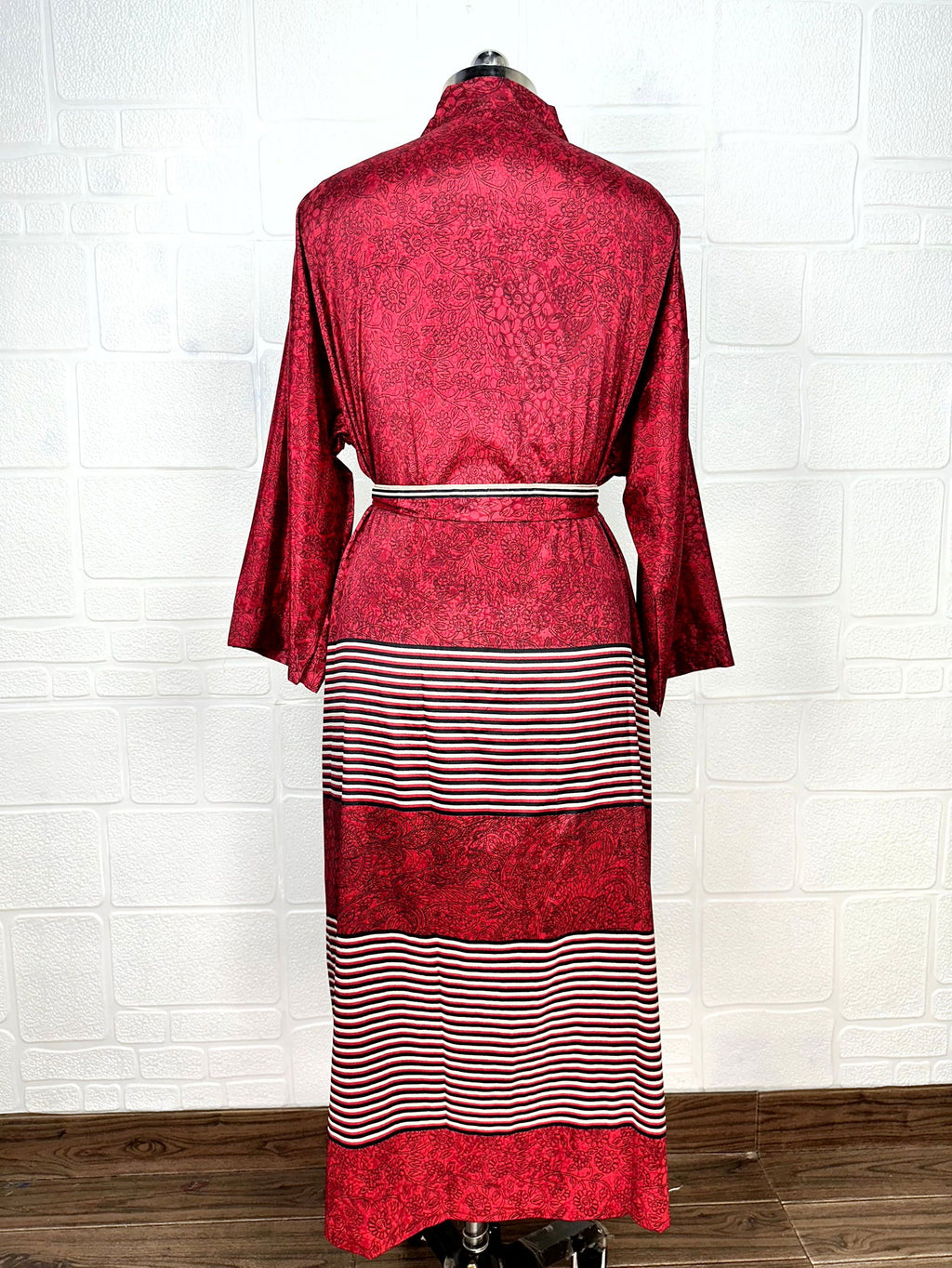 Women's Recycled Silk Kimono Robe in floral