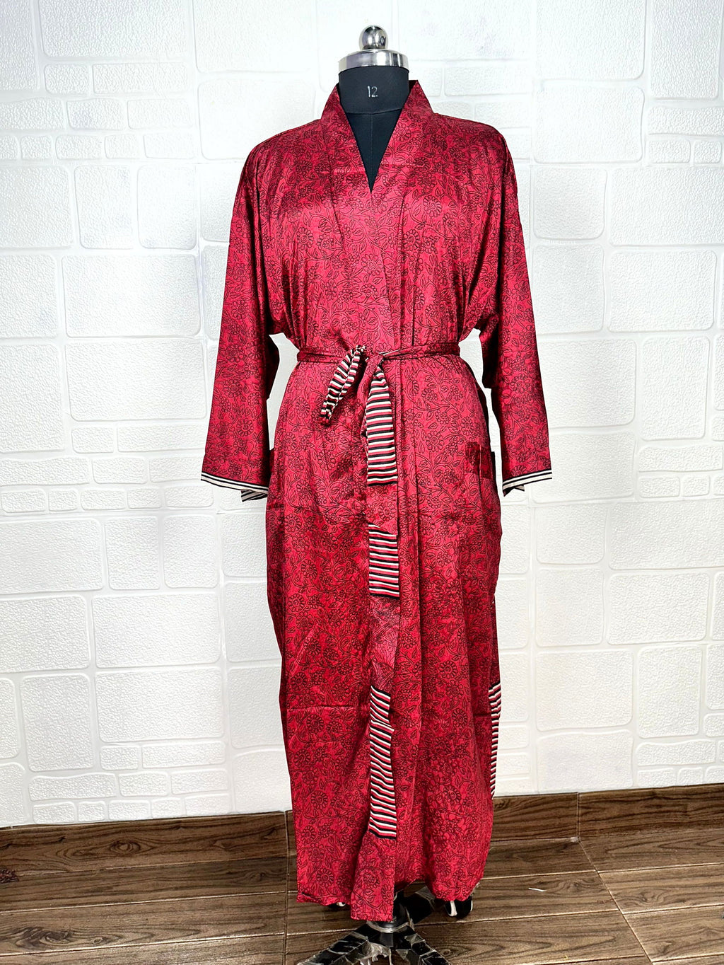 Women's Recycled Silk Kimono Robe in floral