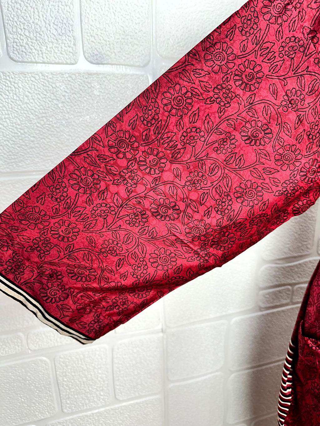 Women's Recycled Silk Kimono Robe in floral