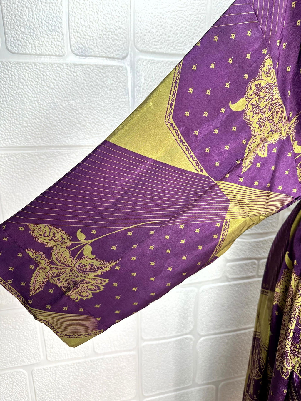 Women's Recycled Silk Kimono Robe in floral