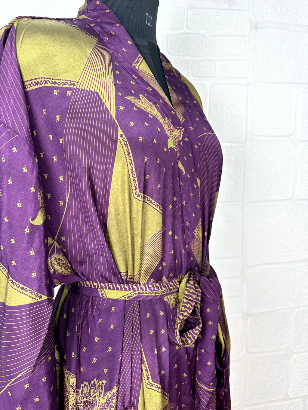 Women's Recycled Silk Kimono Robe in floral