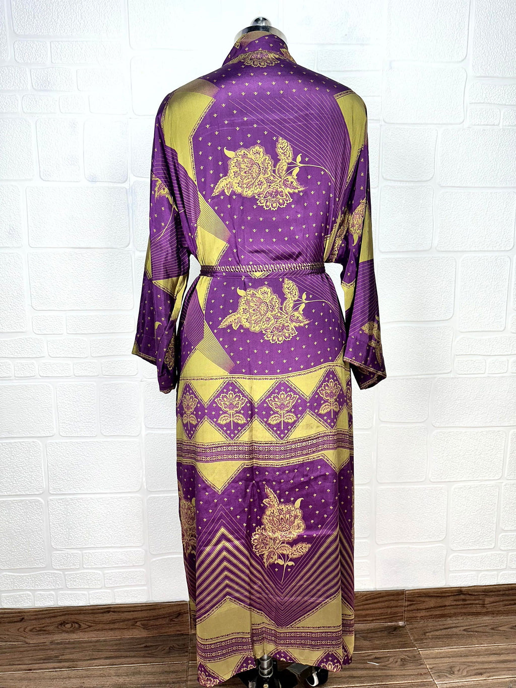 Women's Recycled Silk Kimono Robe in floral