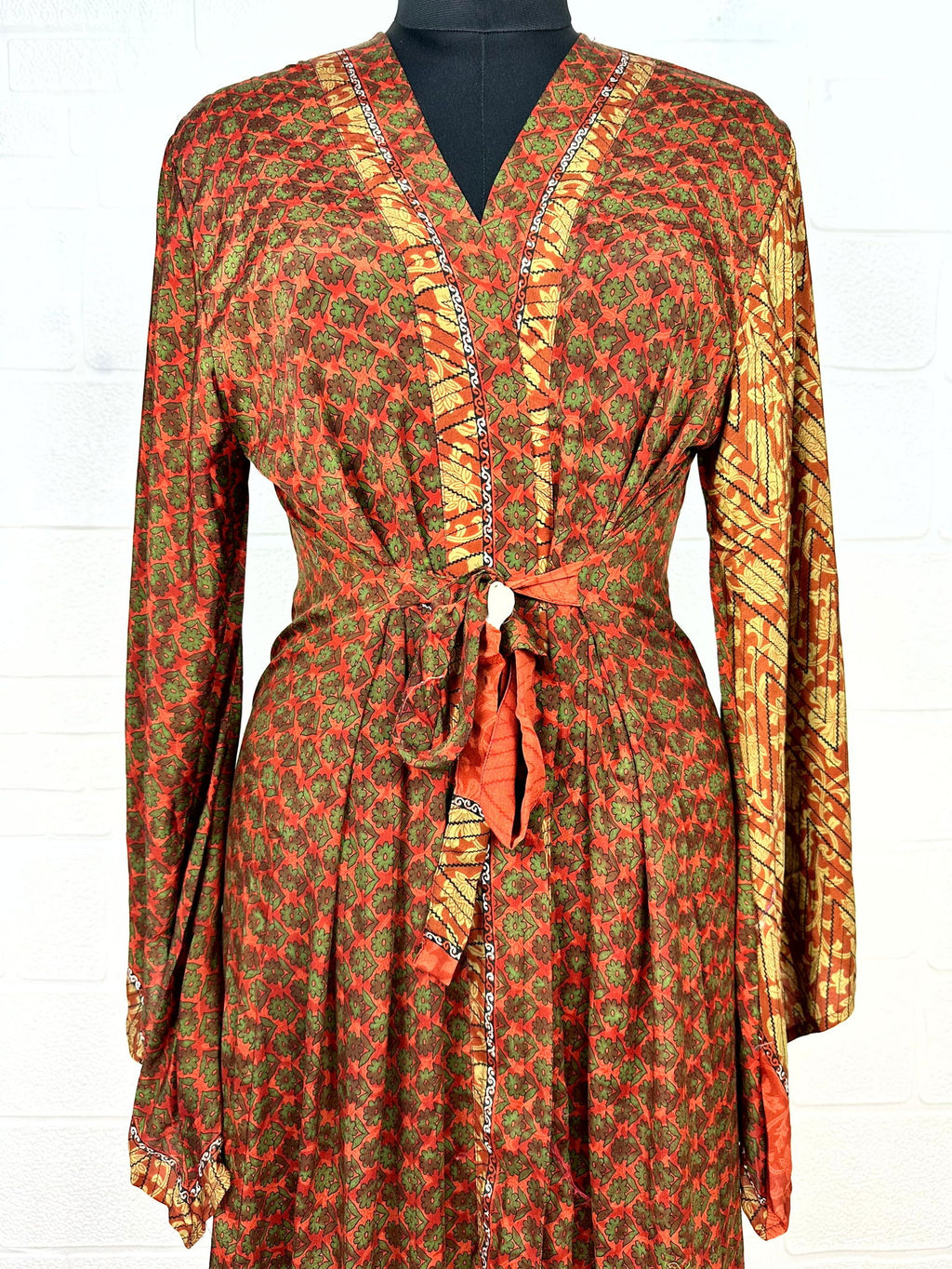 Women's Recycled Silk Kimono Robe in floral