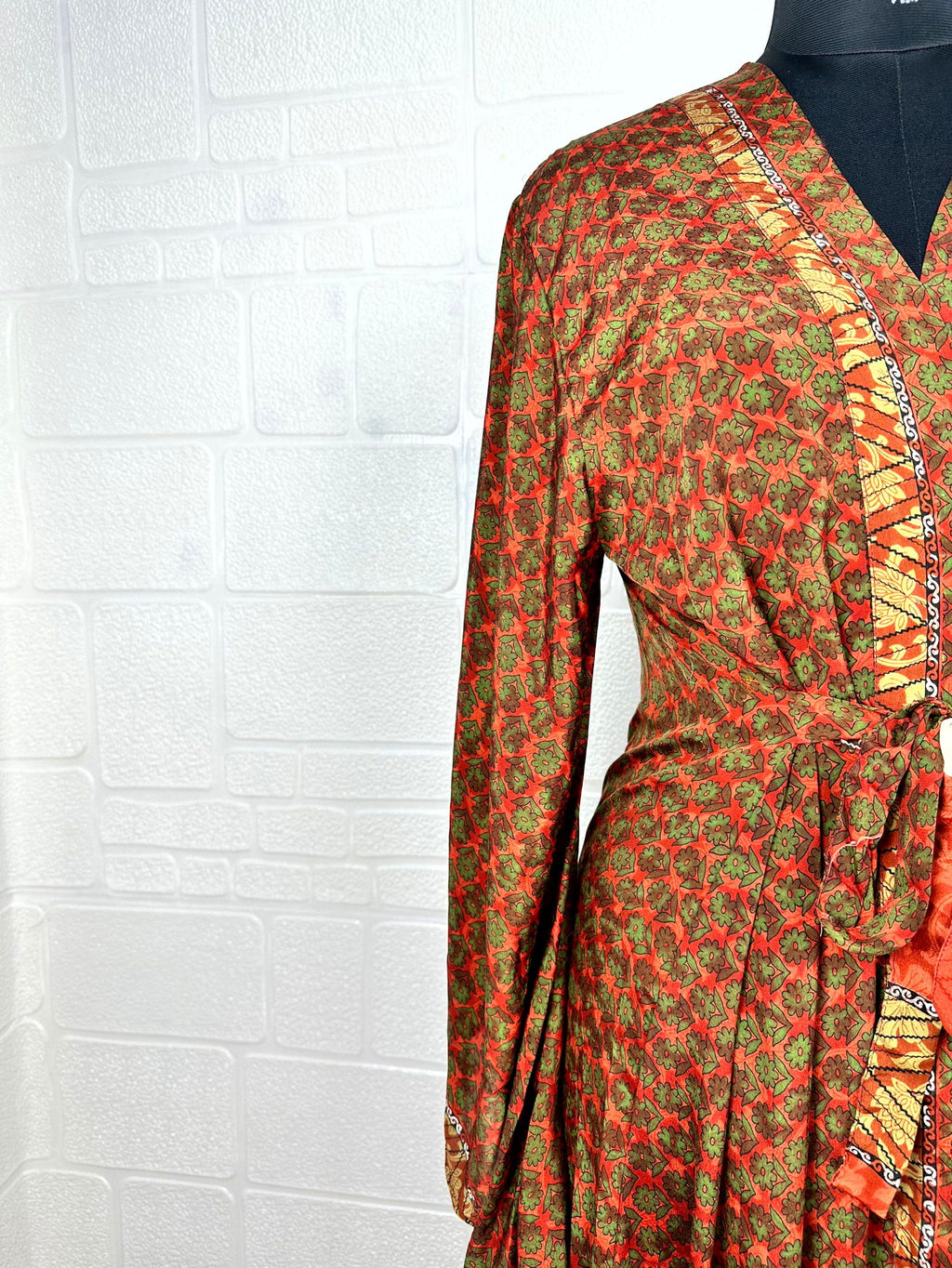 Women's Recycled Silk Kimono Robe in floral