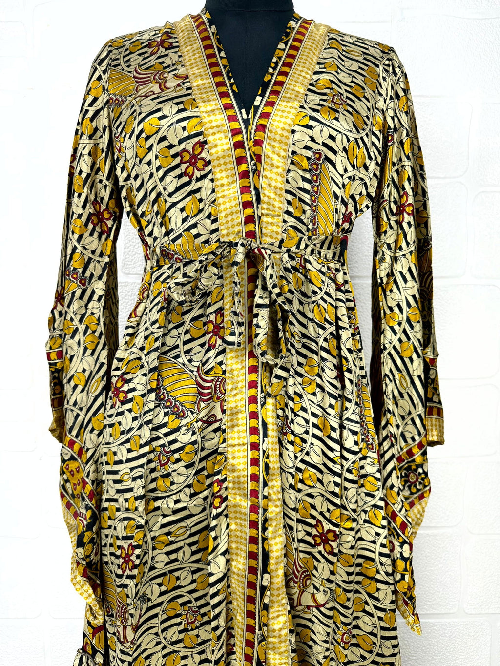 Women's Recycled Silk Kimono Robe in beige floral