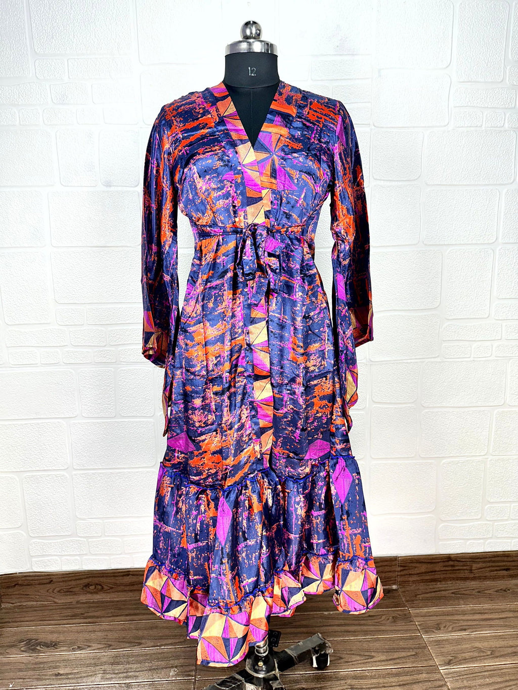 Women's Recycled Silk Kimono Robe in geometric