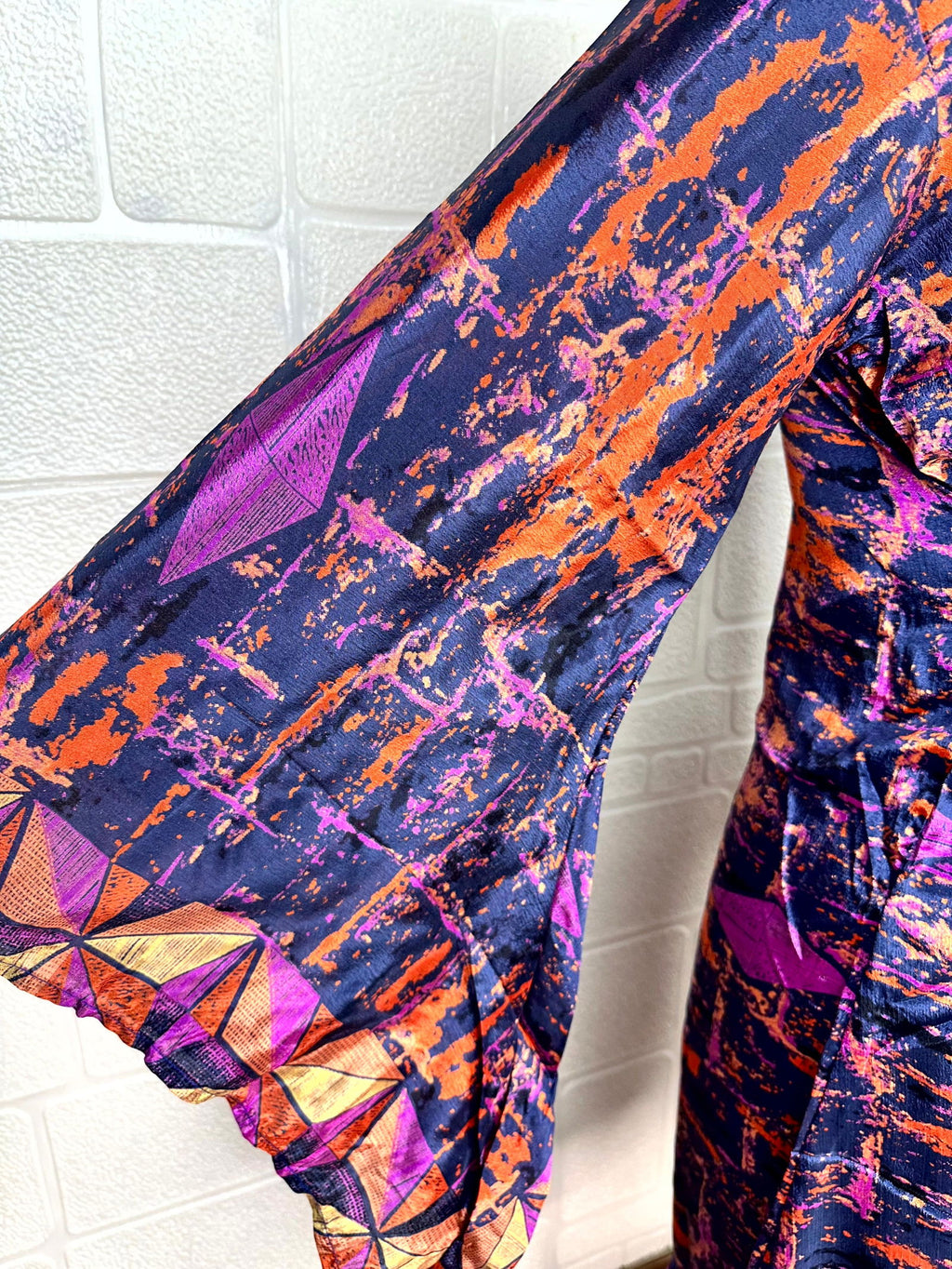 Women's Recycled Silk Kimono Robe in geometric