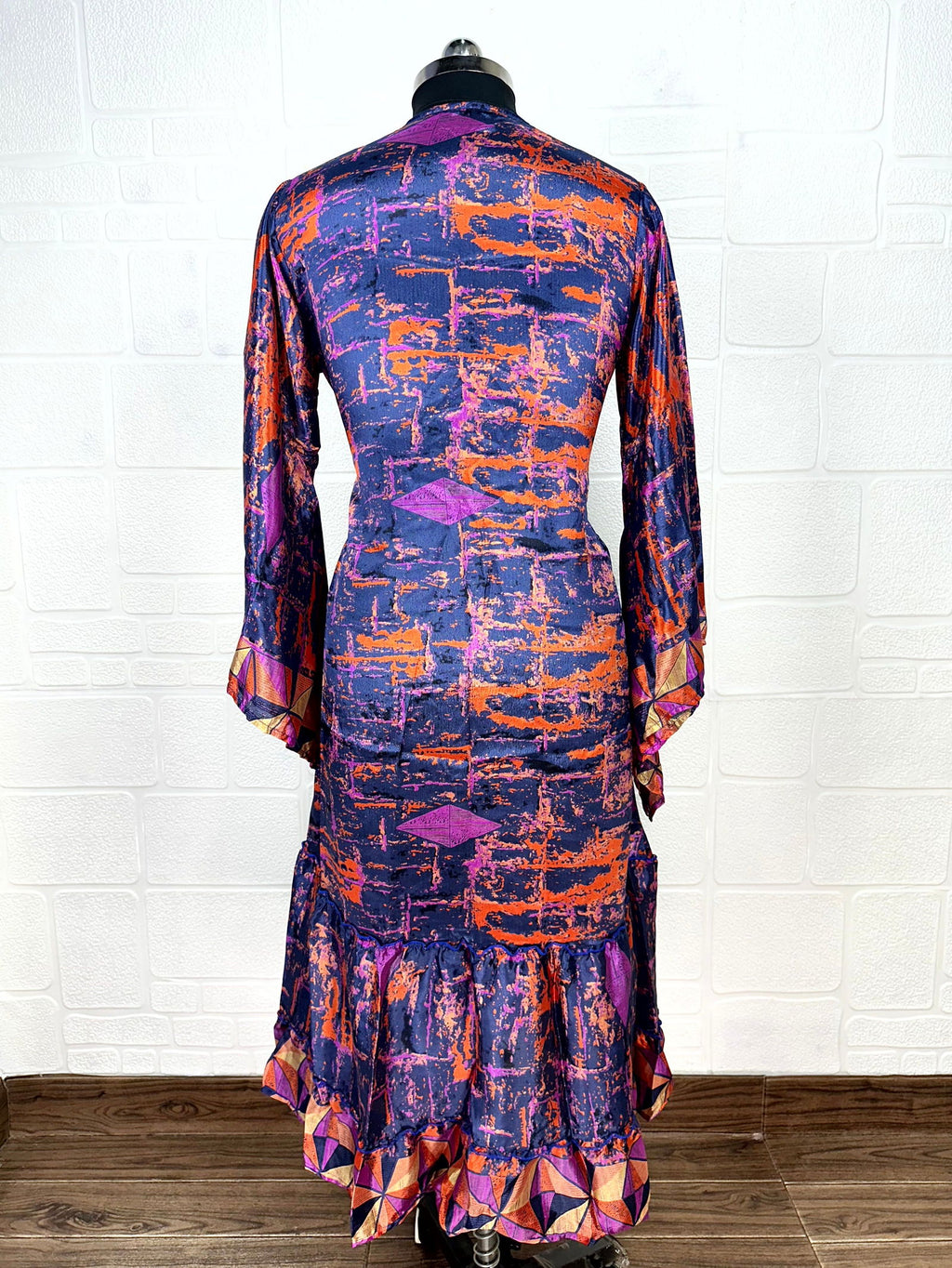 Women's Recycled Silk Kimono Robe in geometric