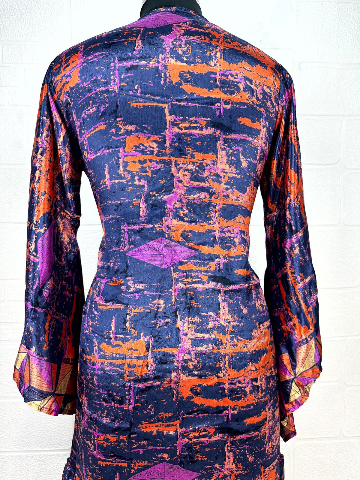 Women's Recycled Silk Kimono Robe in geometric