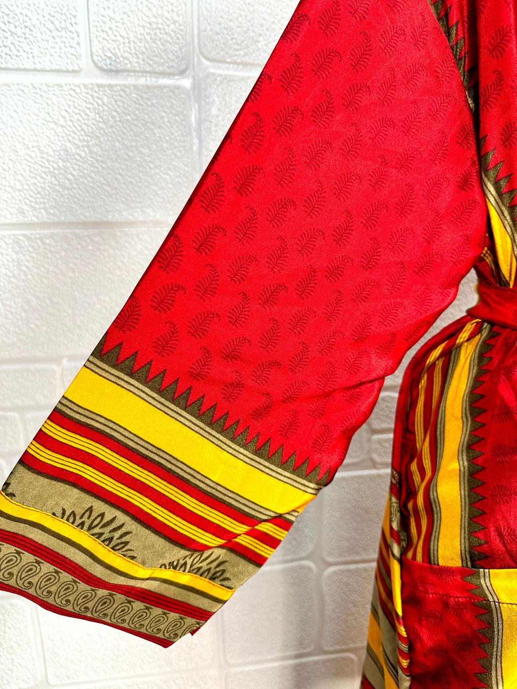 Women's Recycled Silk Kimono Robe in leaf