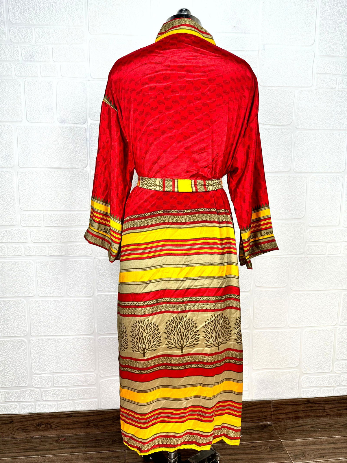 Women's Recycled Silk Kimono Robe in leaf