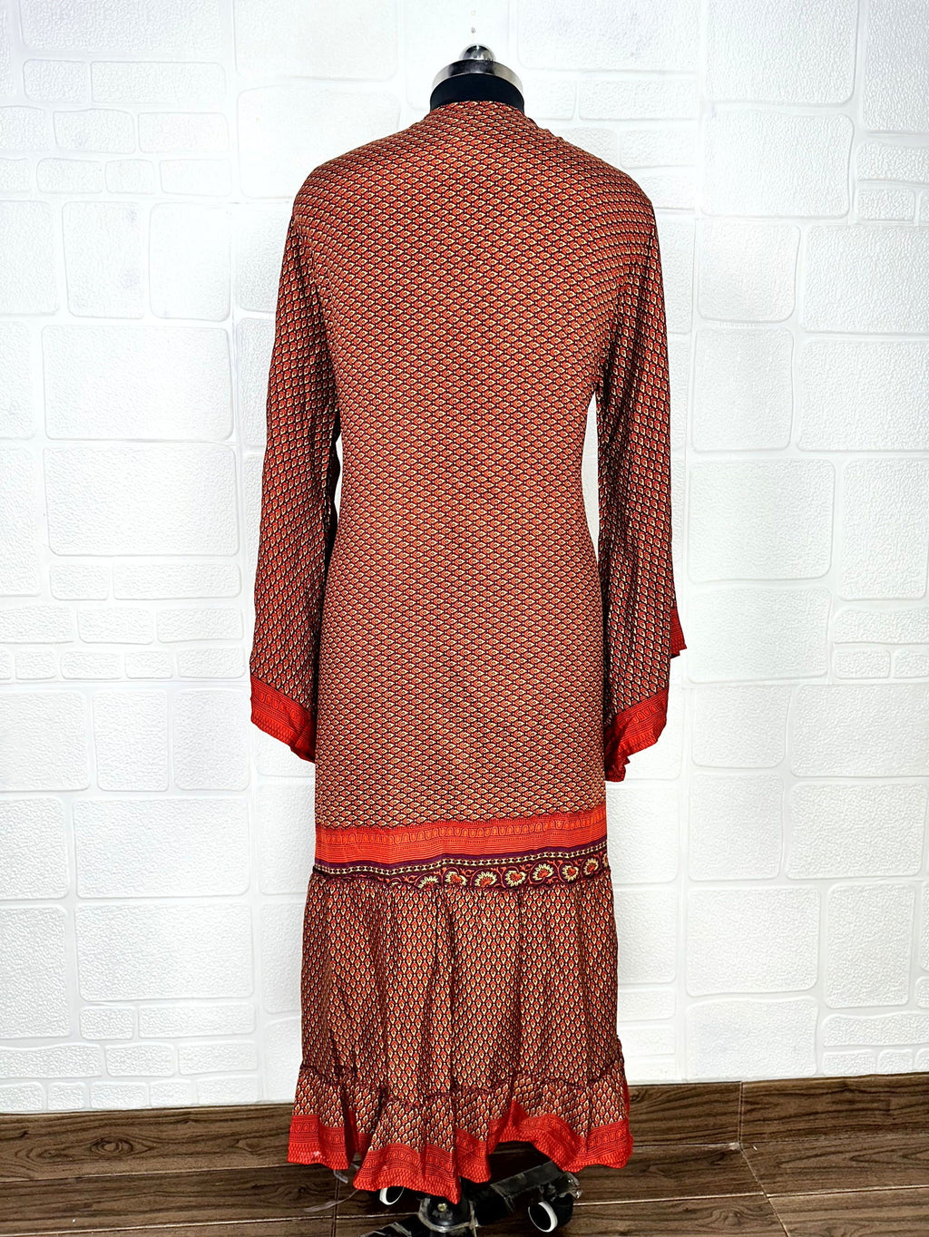 Women's Recycled Silk Kimono Robe in orange motif