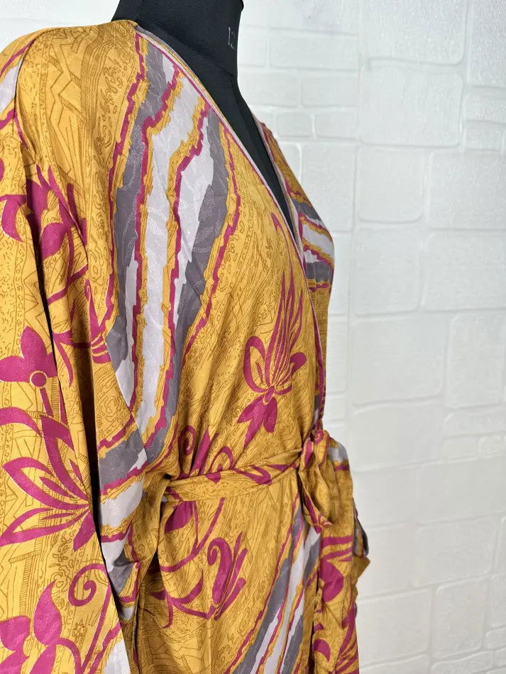 Women's Recycled Silk Short Kimono Robe