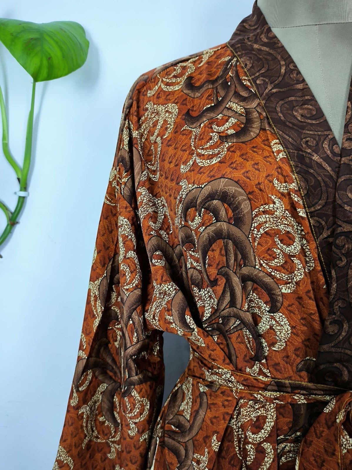 Upcycle Boho Chic Coverup Recycle Silk Sari Kimono Gorgeous Wardrobe Vintage Elegance House Robe | Duster Cardigan | Beige Orange Motifs - The Eastern Loom